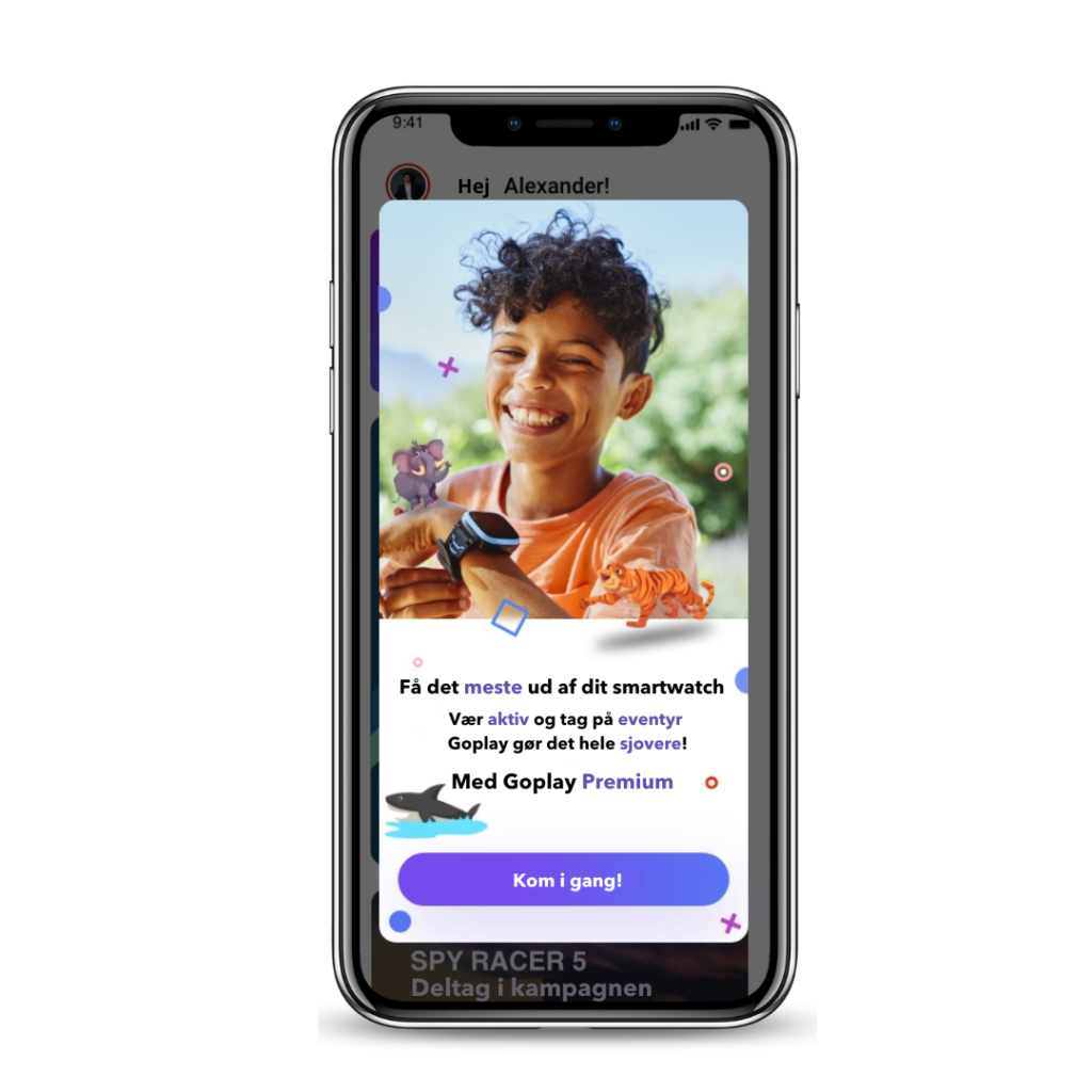 Glad dreng der har premium abonnement hos Xplora som giver mere adgang på aktivitetsplatformen
